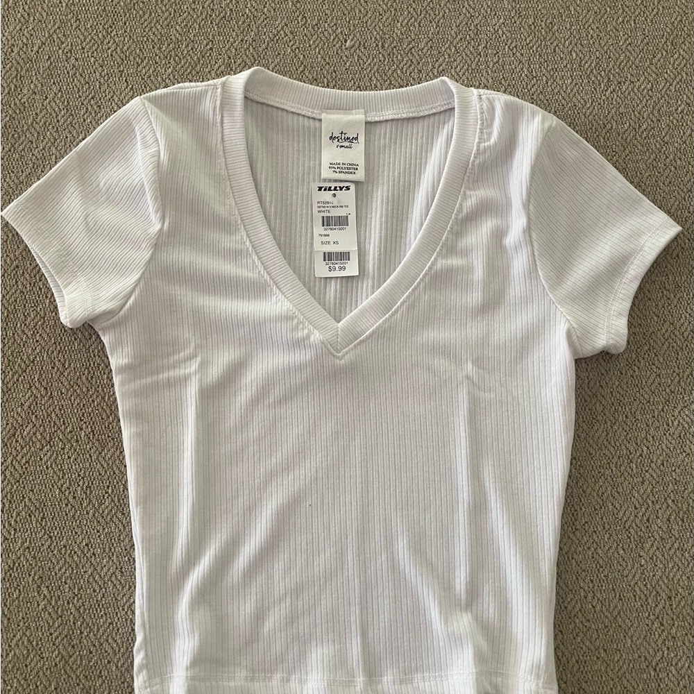 Destined crop v neck